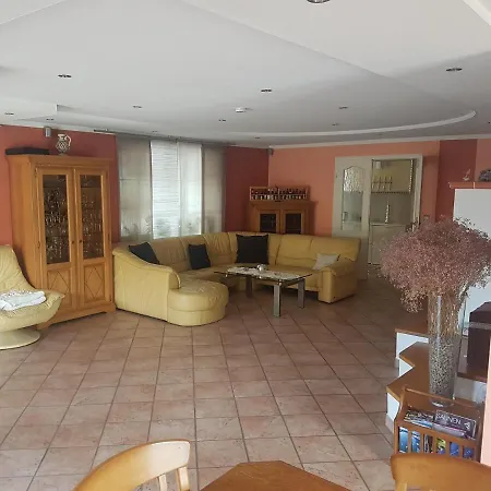 Lindenhaus Apartament